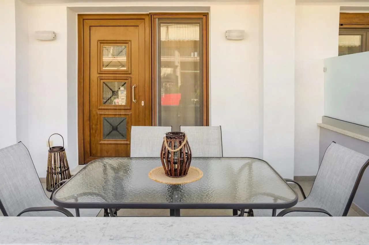 Ifestos Apartments Иериссос